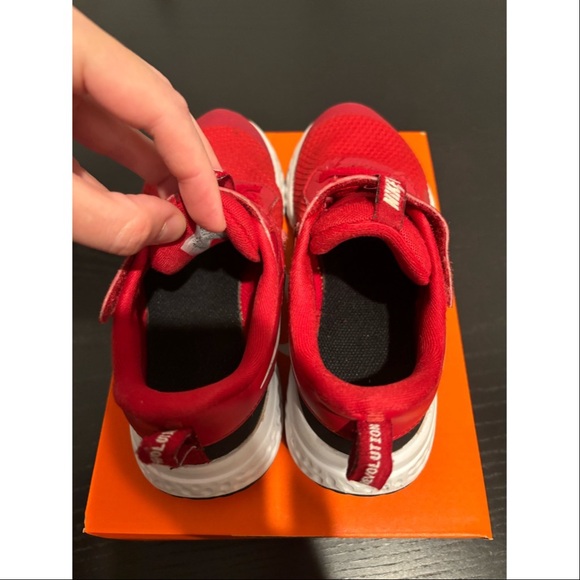 NOT FOR SALE- Boys Nike Revolution 5 Sneakers - Picture 7 of 8